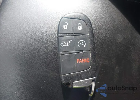 2015 Jeep Grand Cherokee Altitude z USA, uszkodzony, nr VIN 1C4RJEAG6FC707074